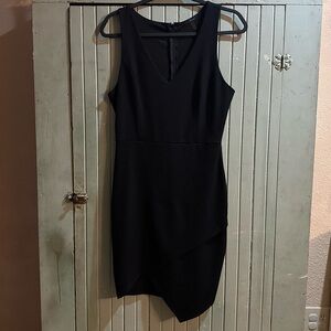 Soprano Chic Black Asymmetrical Bodycon Dress